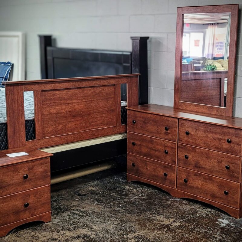 Perdue woodworks cinnamon fruitwood 4pc bedroom Set