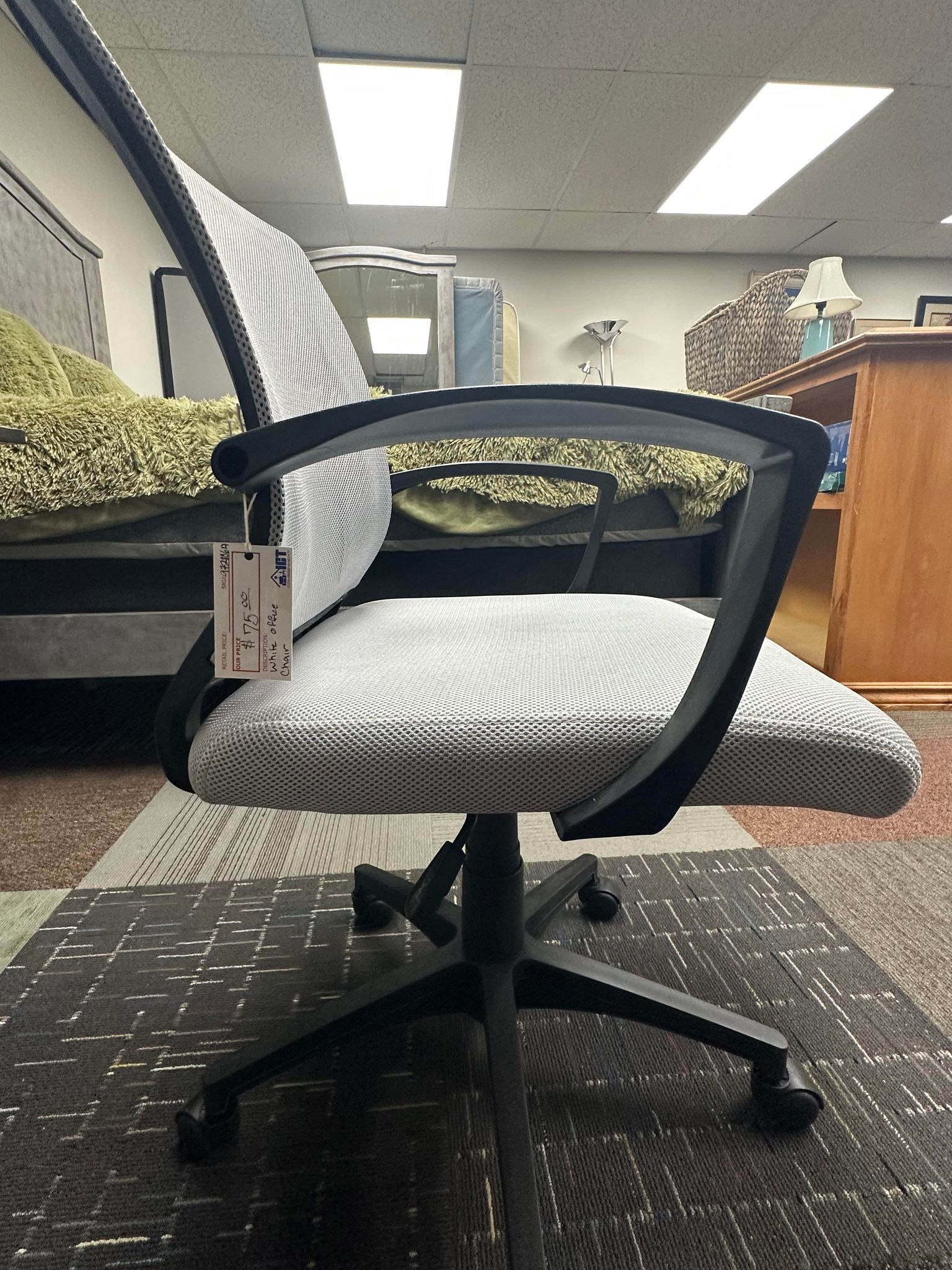 White adjustable office chair